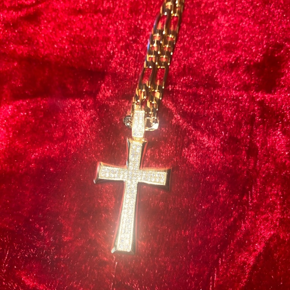 14 KT SIMPLE FIGARO GOLD NECK CHAIN AND PAVE CROSS